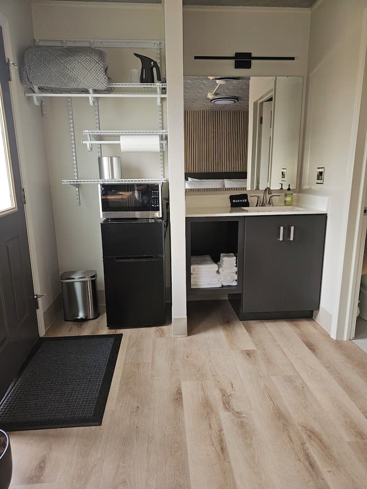 Sugarcreek Village Inn