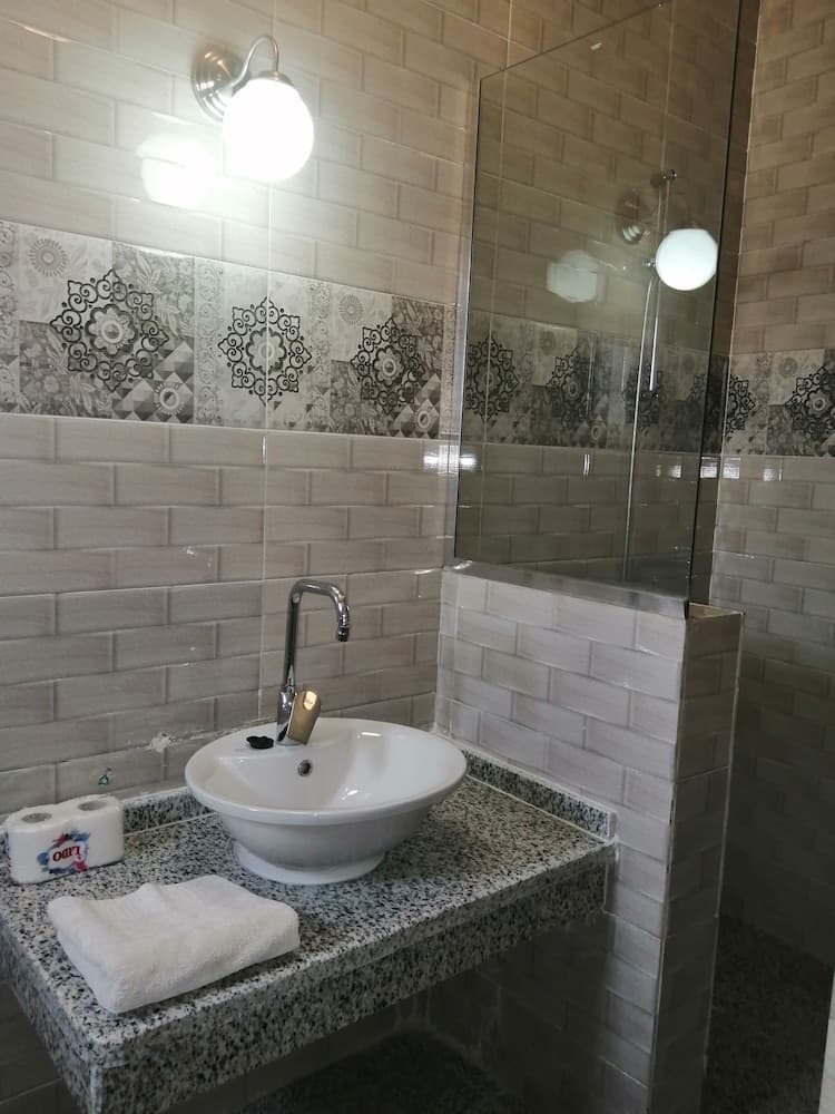 Nile Valley Hotel & Restaurant