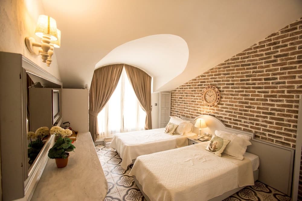 S3 Orange Exclusive Hotel