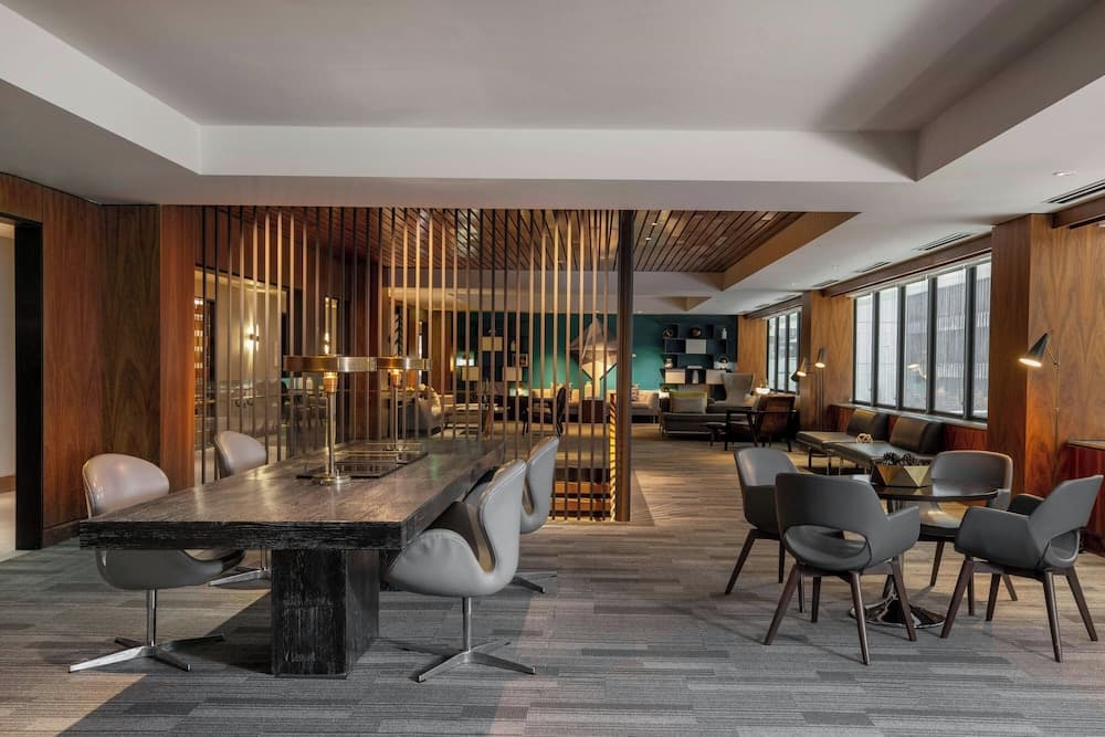 Le Meridien Houston Downtown