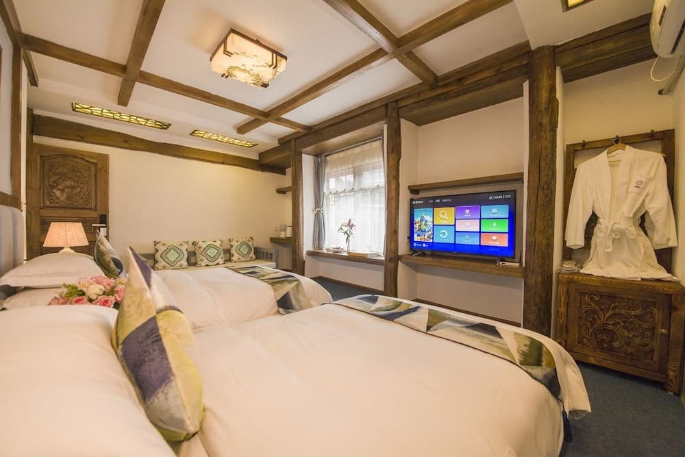 Hua Zhu Fansu Yunju Homestay