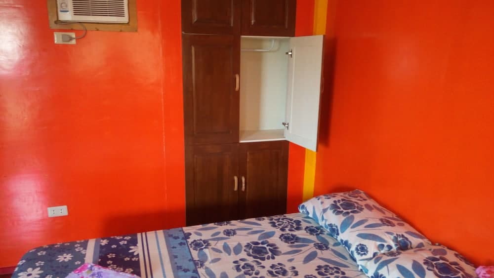 RJC Hostel and Karaoke Bar