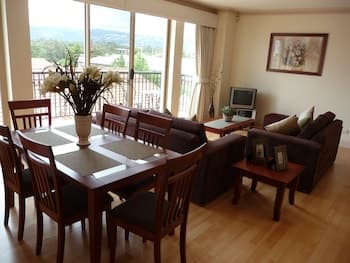 City Escape 3BD in Adelaides East End 5