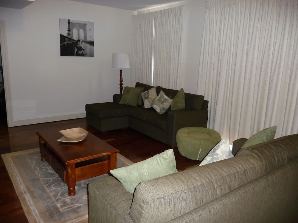 City Escape 3BD in Adelaides East End 6