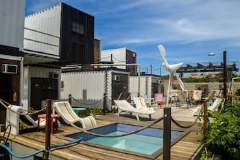 CONTAINER ECO SUITES - Hostel