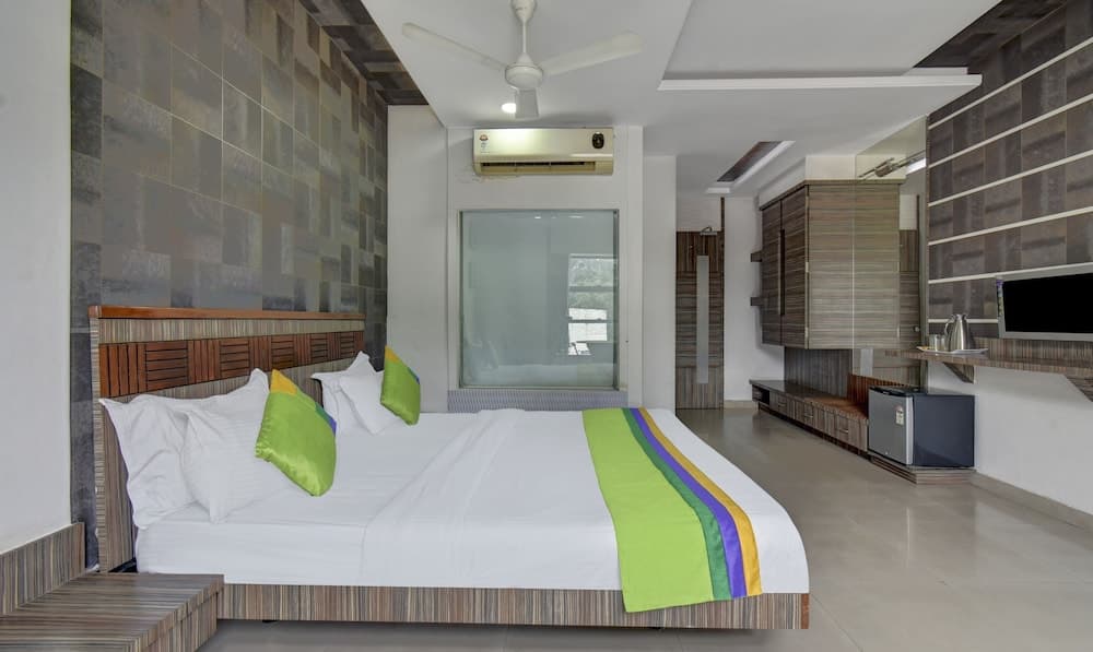 Treebo Admiral Suites New Usmanpura