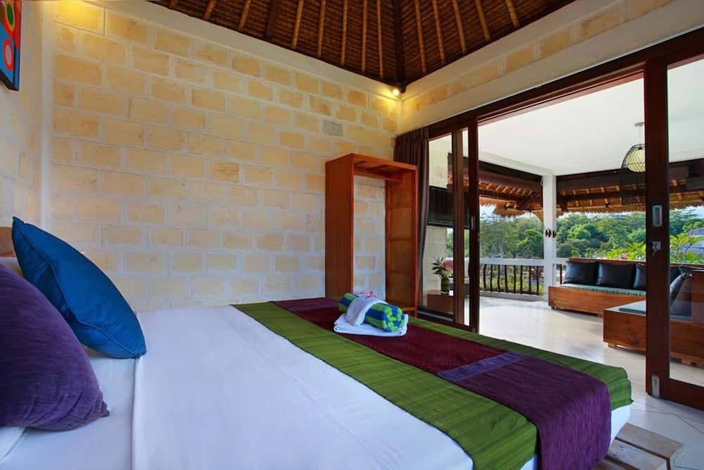 Hill Dance Bali American Hotel