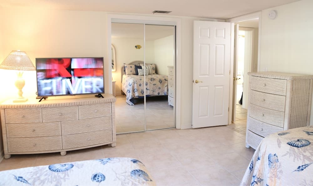 Cocoa Beach Club by Happy Palm Stays