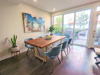 Monki Di Executive Suites - GLAS - Luxury Inner City Home 3 min to Downtown w Private Rooftop Patio Fireplace