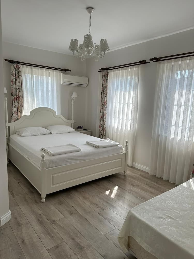 Bozcaada Kırlı Otel