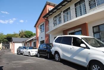 86 Edison Guest Lodge