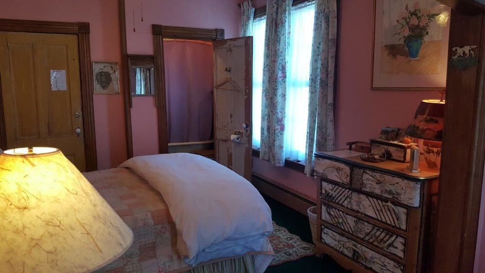 Paradox Lodge & Cedar Lodge