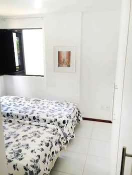 Apartartamento 2qtos novo e completo a 250 mts do mar