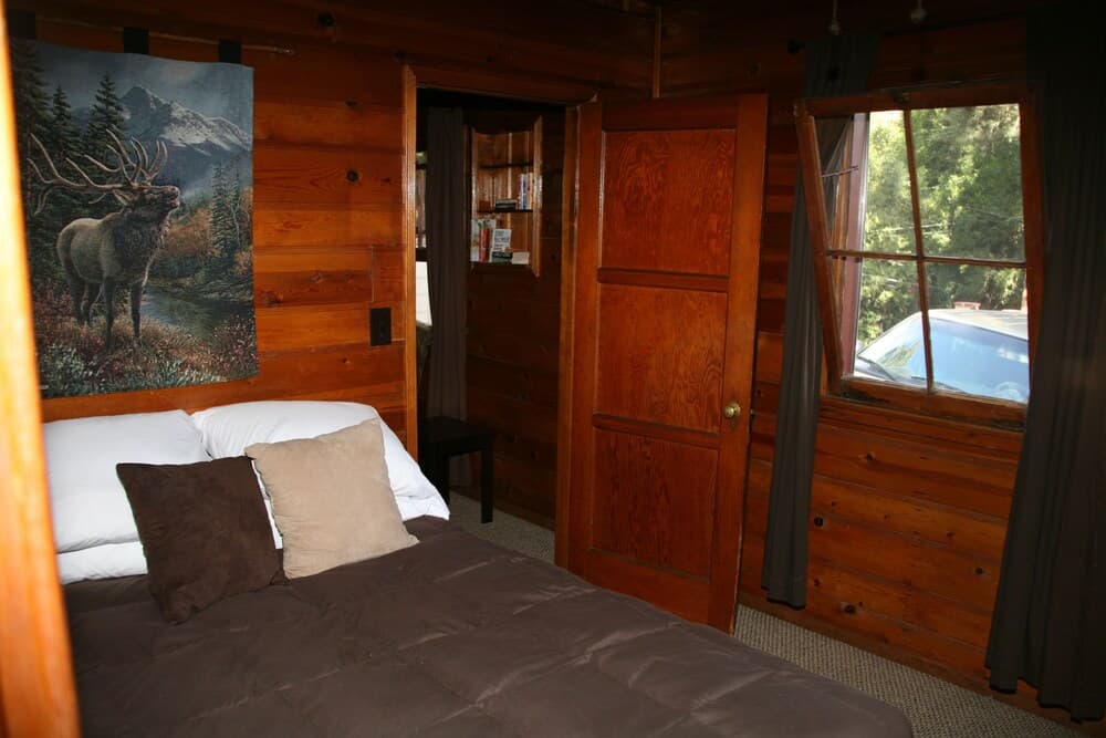 Crest Lodge Historic Mountain Inn