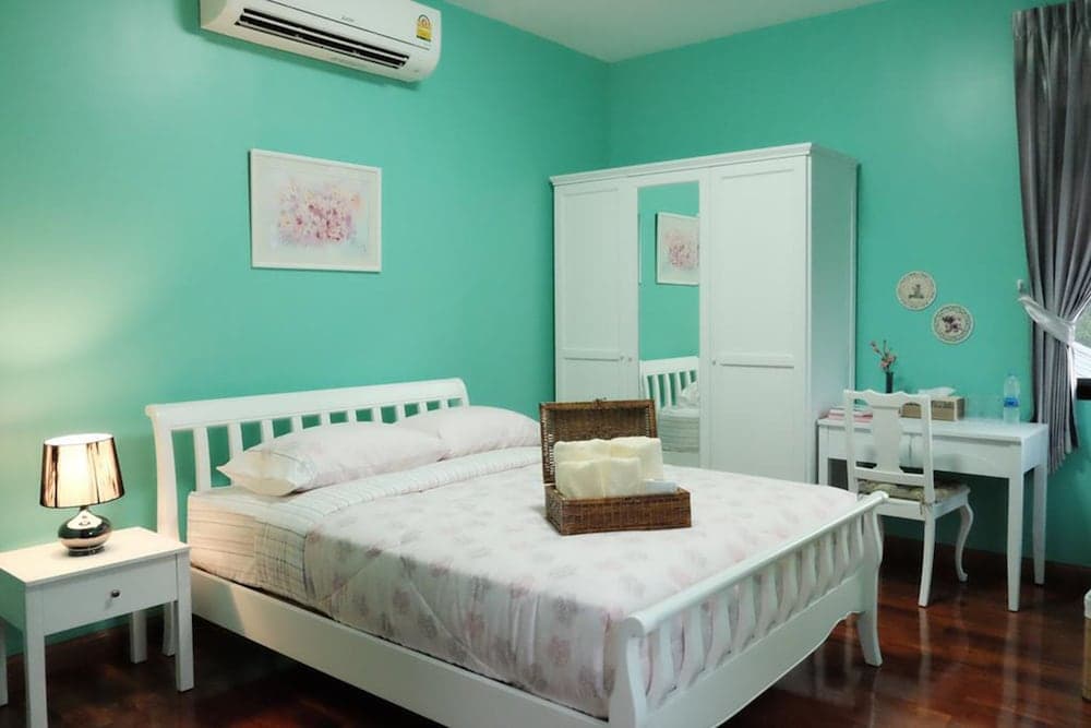 Sukhumvit 50 Garden Home