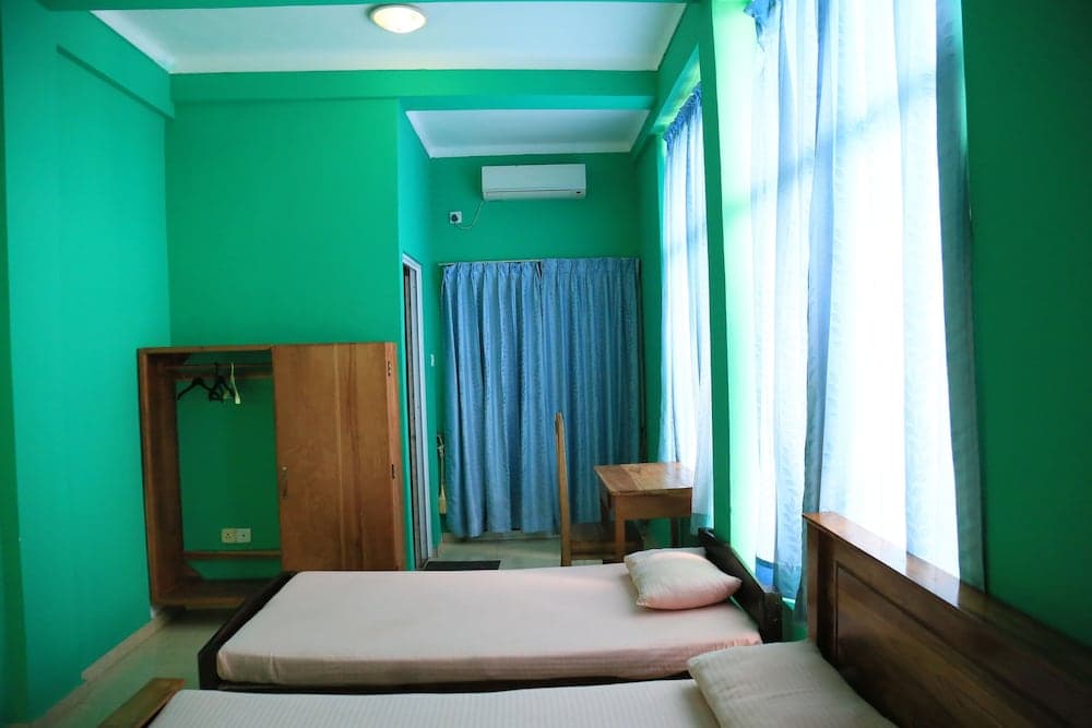 Kings Hotel Restaurant & Bar