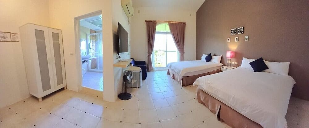 Bohemian Holiday Inn