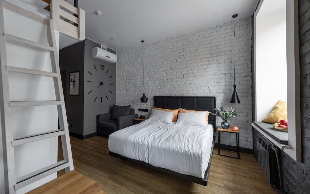 The Faces Petrogradskaya