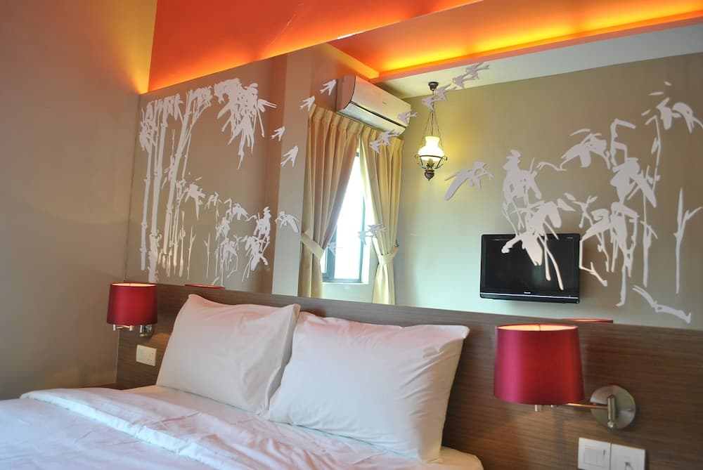 The Grand Jade Hotel