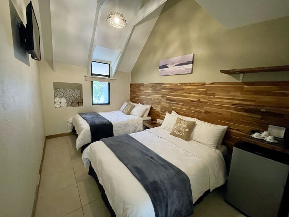 Hotel El Manglar & Cantarana