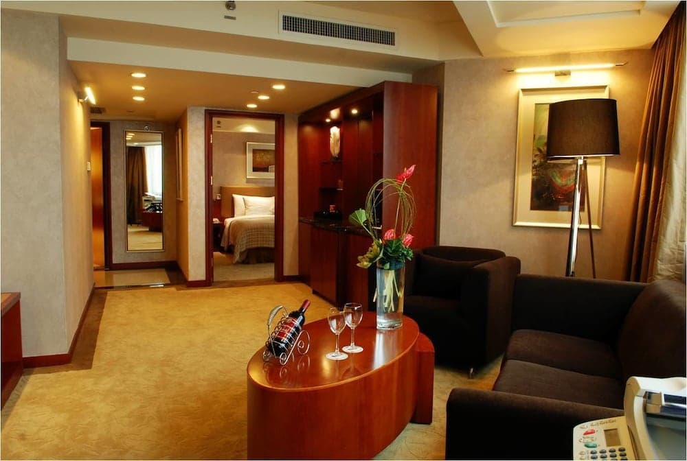 Merryland Traders Hotel