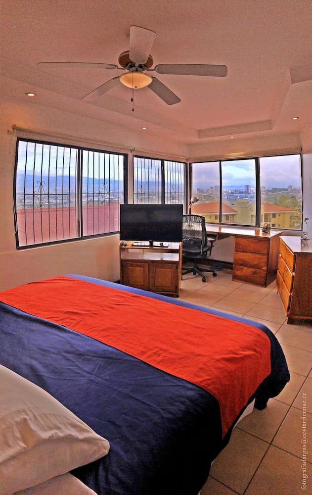 Casa Reflejos City View