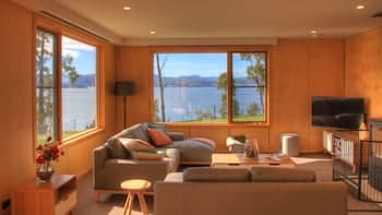 Esperance Landing - Essentially Tas