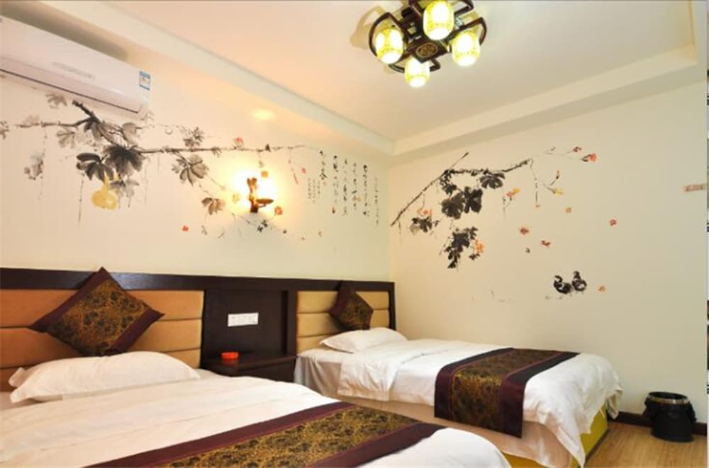 ZhanguaJiaJie Huluju Inn