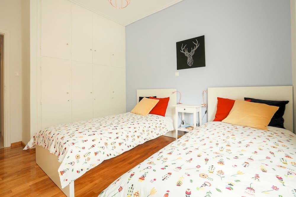 Cosy & Bright 2 Bedroom Apartment in Koukaki