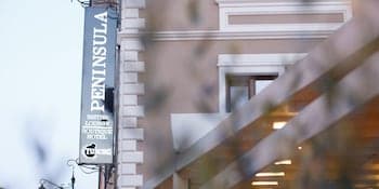 Peninsula Boutique Hotel