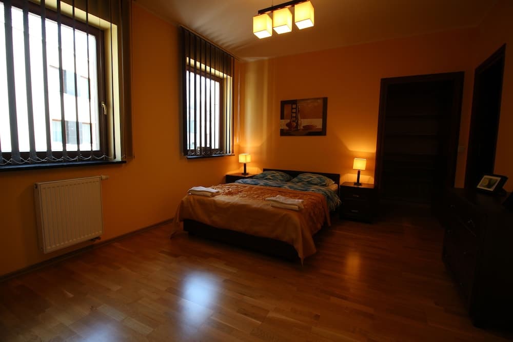 Lucky Apartments Business Old Town