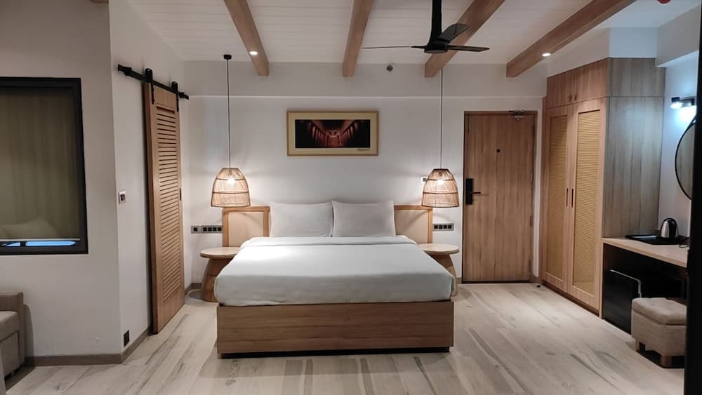 Residency Lake Resort and Spa