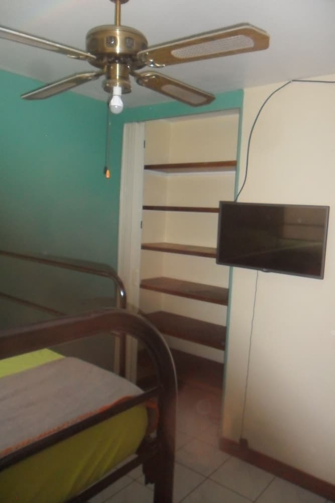 Green Country Hotel - Hostel