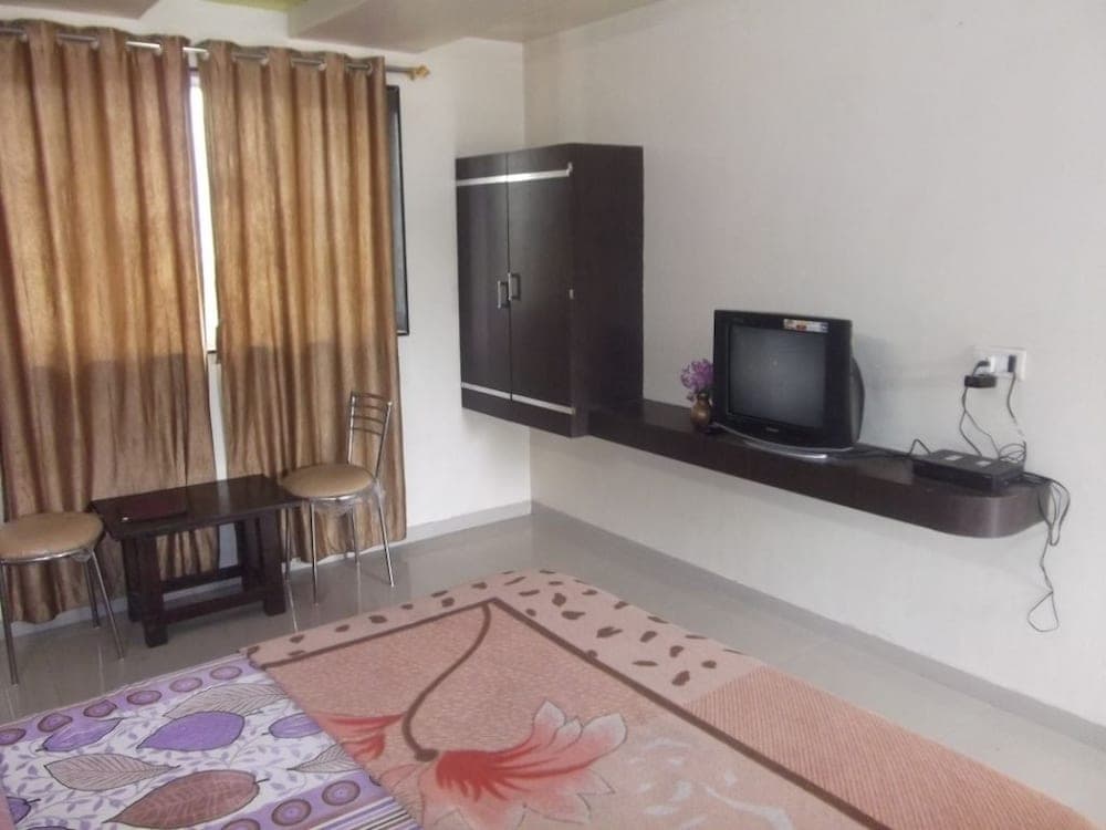 Hotel Trimurti Pride