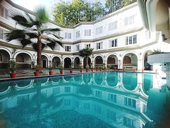 Grand Continental Hotel 