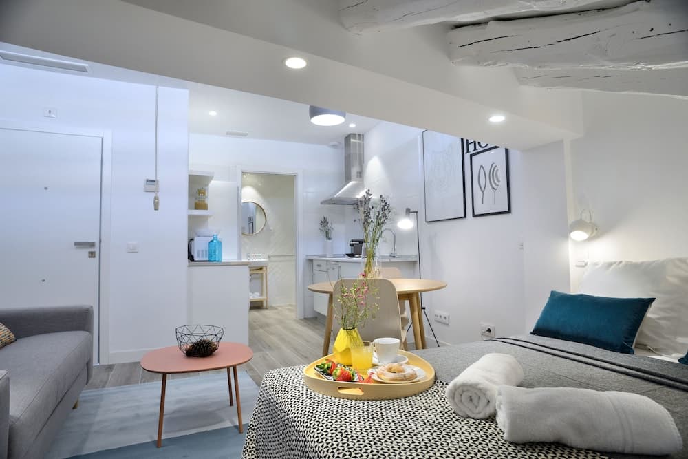 NQN Aparts & Suites Madrid