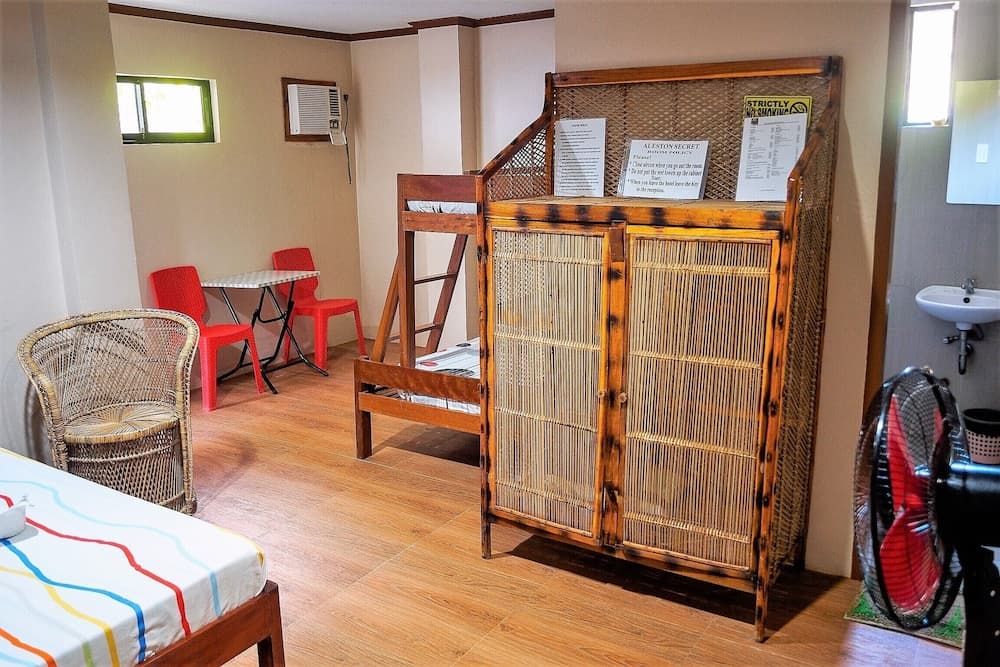 Aleston Secret Hotel