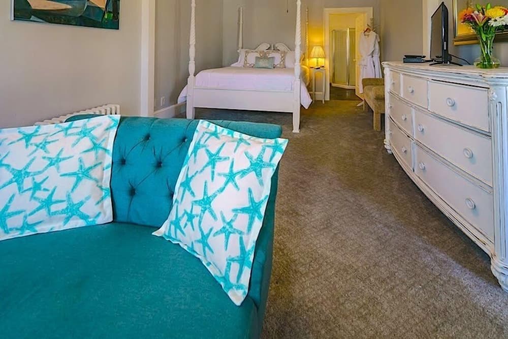 Captain Sawyer's Bed & Breakfast