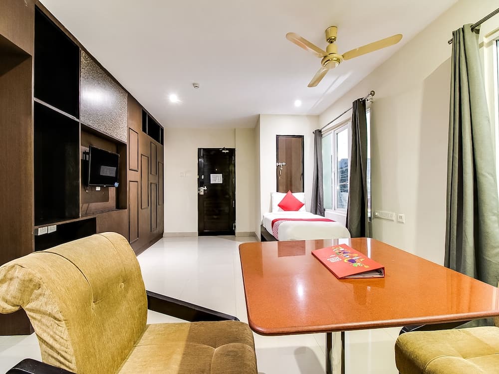 OYO Flagship 060 Near Railway Station