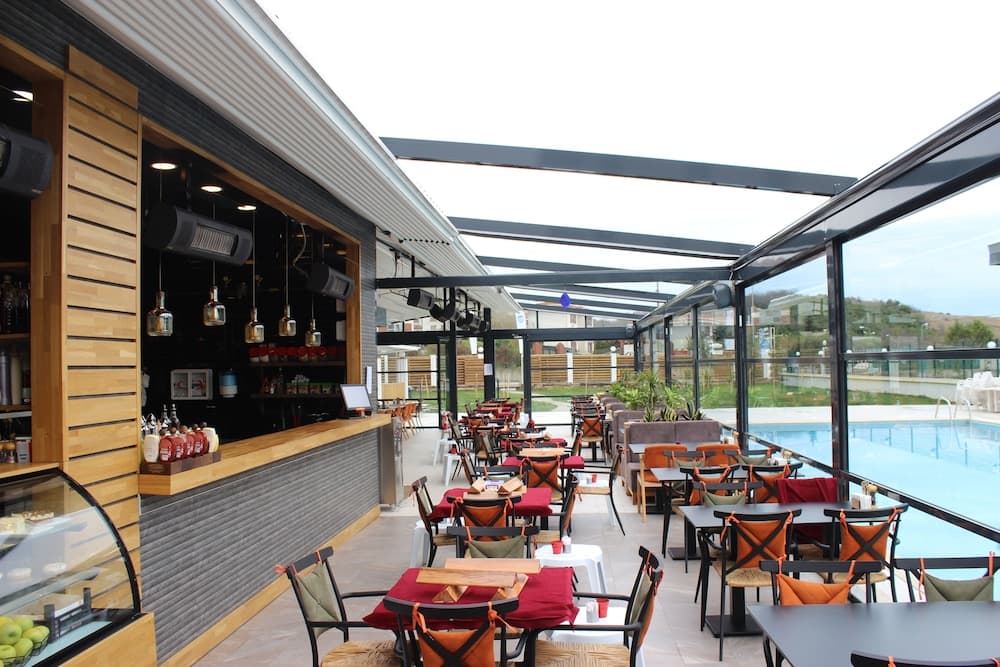 Uçar Royal Hotel and Conference Hall