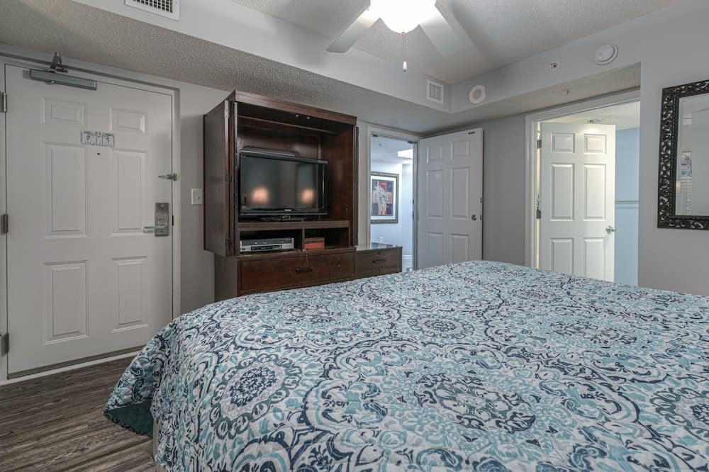 Yacht Club Villas #1-703 - 3 Br Condo