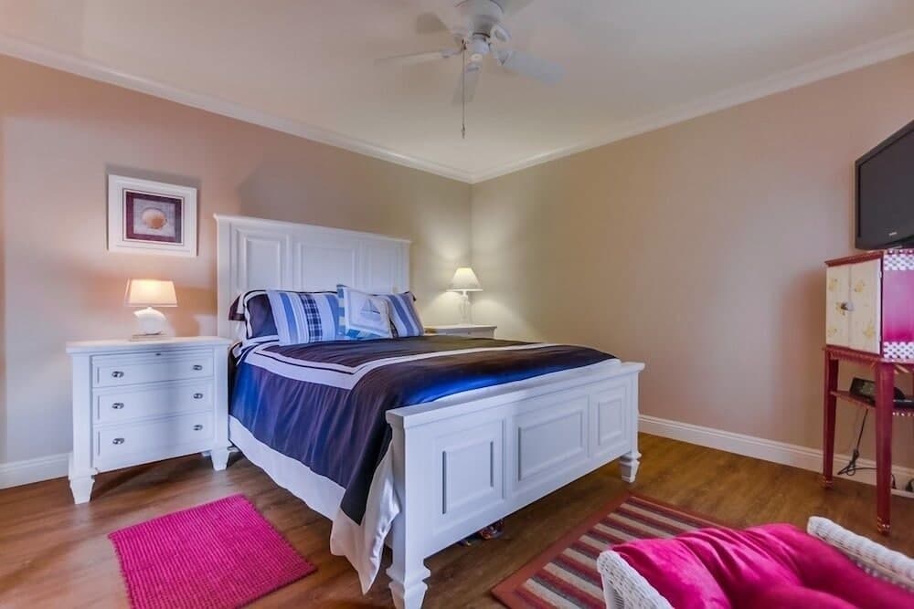 Work-Friendly Oceanfront Condo with Pool and Spa Access SURF25 by RedAwning