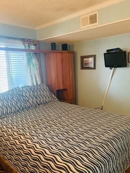 Seven Seas-7c 2 Bedroom Home by RedAwning