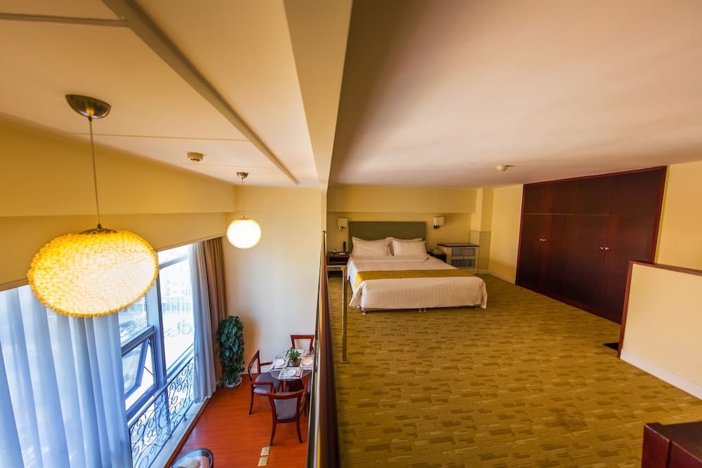 Yantai Meiya International Apt. Hotel