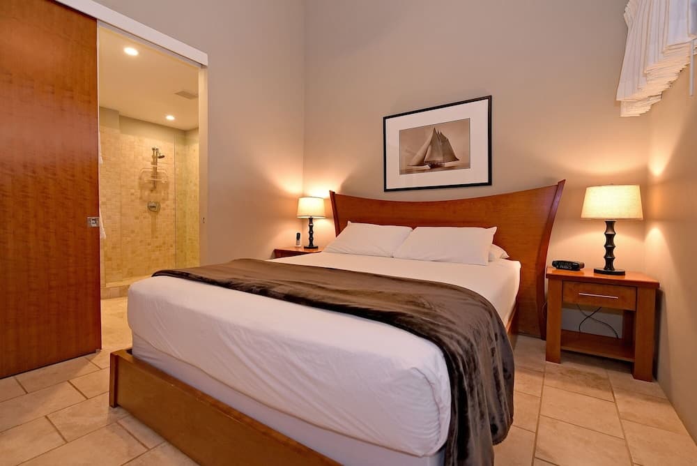 Papakea #c404 3 Bedroom Condo by RedAwning