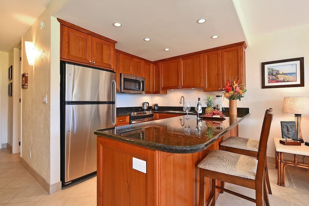 Papakea #e207 1 Bedroom Condo by RedAwning