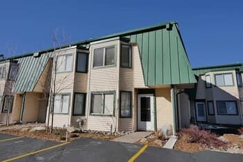 439 Ala Wai, 140 3 Bedroom Condo by RedAwning