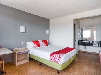 OYO Hotel Fort Worth East Gateway Ball Park