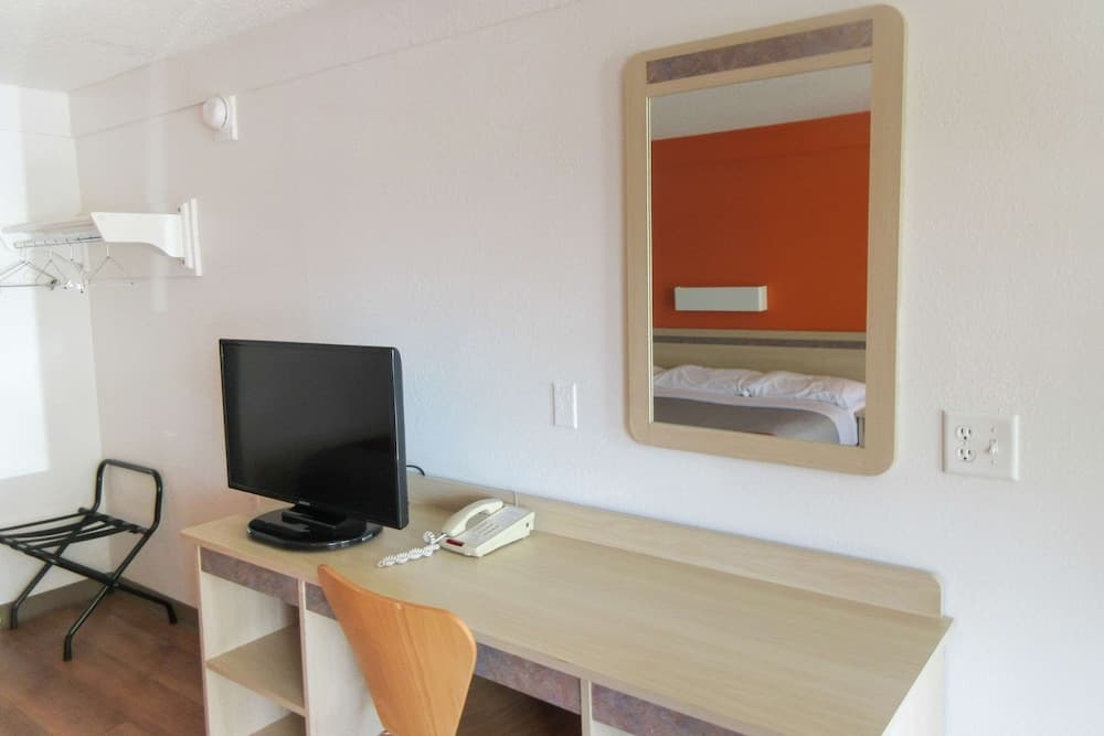 Rodeway Inn Altoona Orchard Plaza