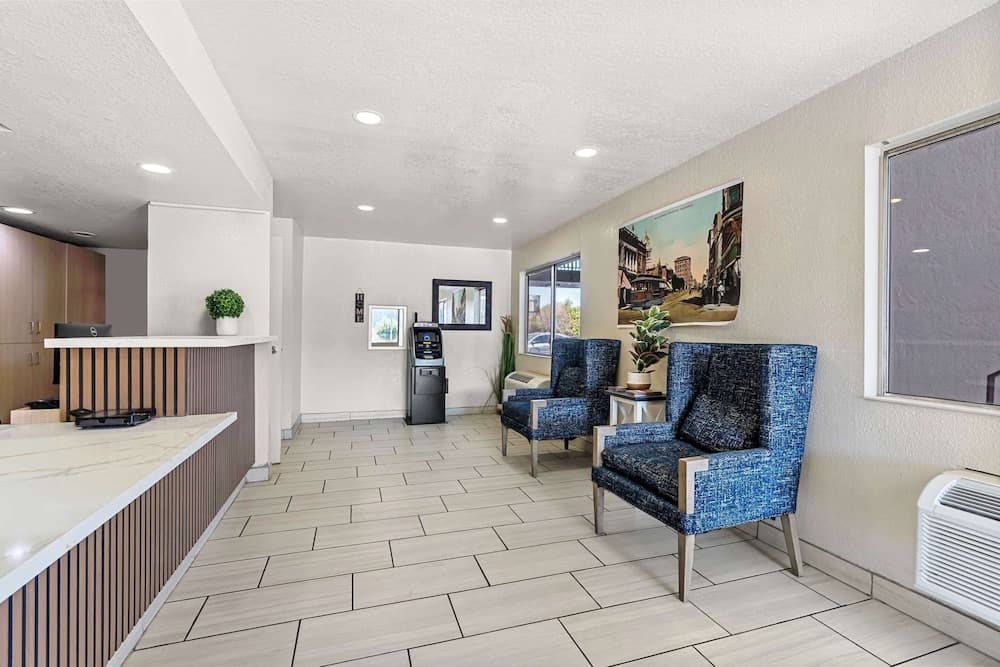 Econo Lodge Stockton near I-5 Fairgrounds